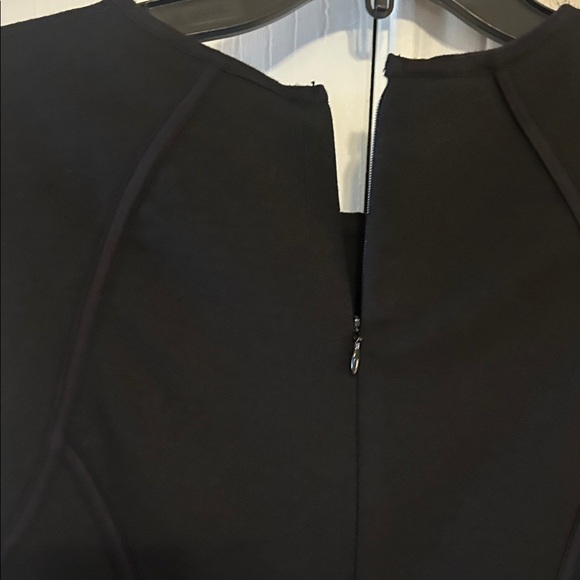 Jennifer Lopez Elegant Black Mini Dress - Picture 4 of 7